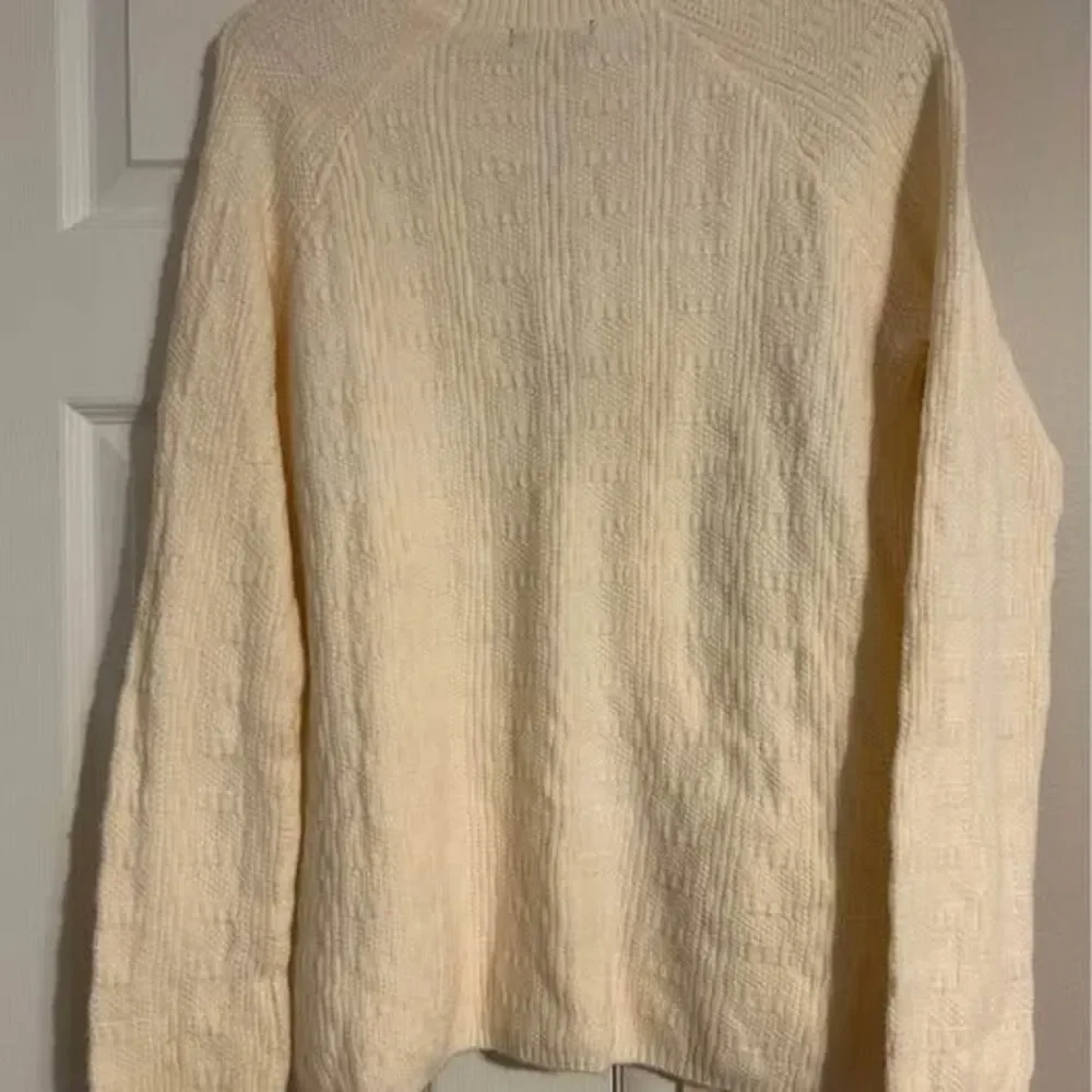 NWT T Tahari Petite Cream Knit Sweater with Side Bow PM